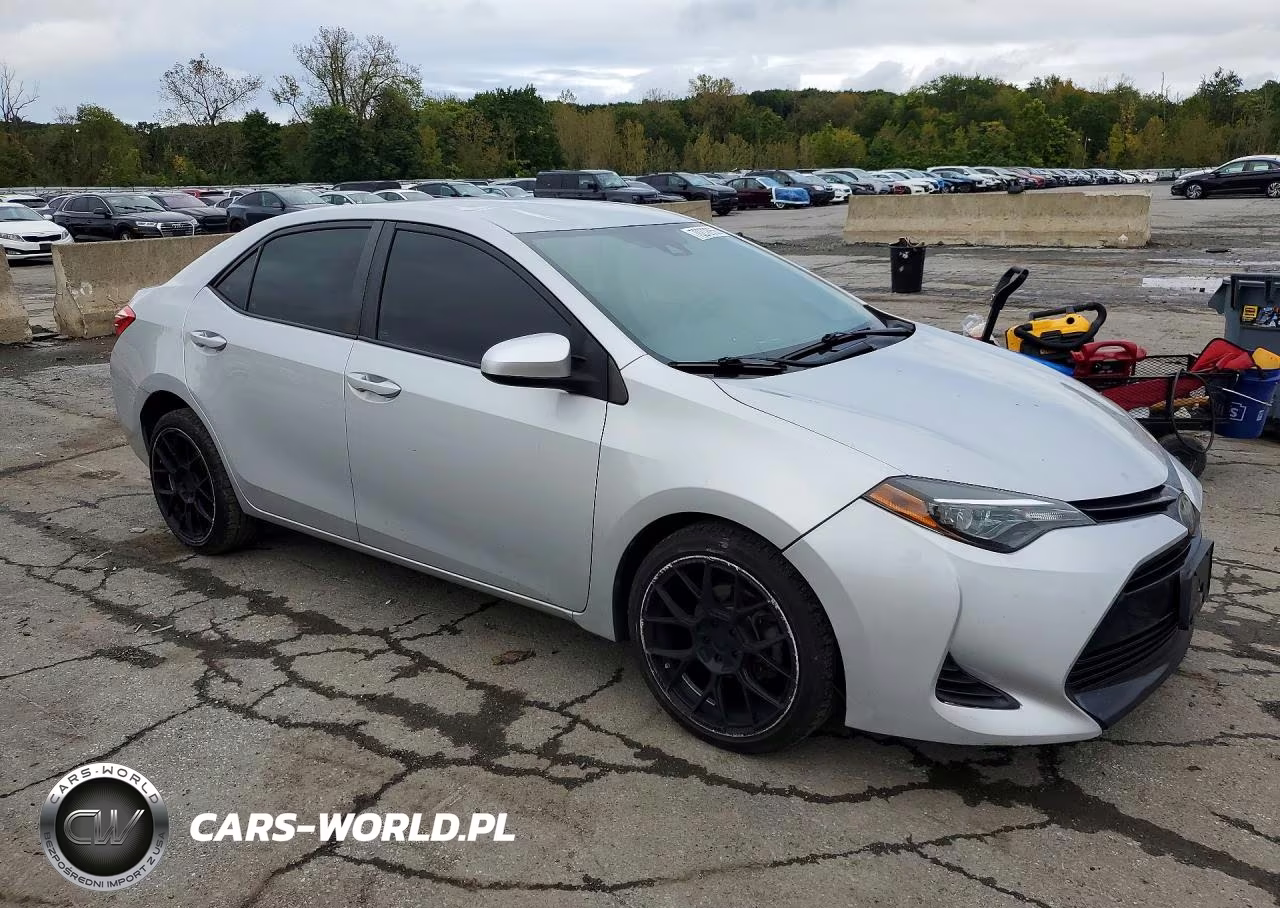 2019 Toyota Corolla Le VIN:2T1BURHE8KC160444 - 4