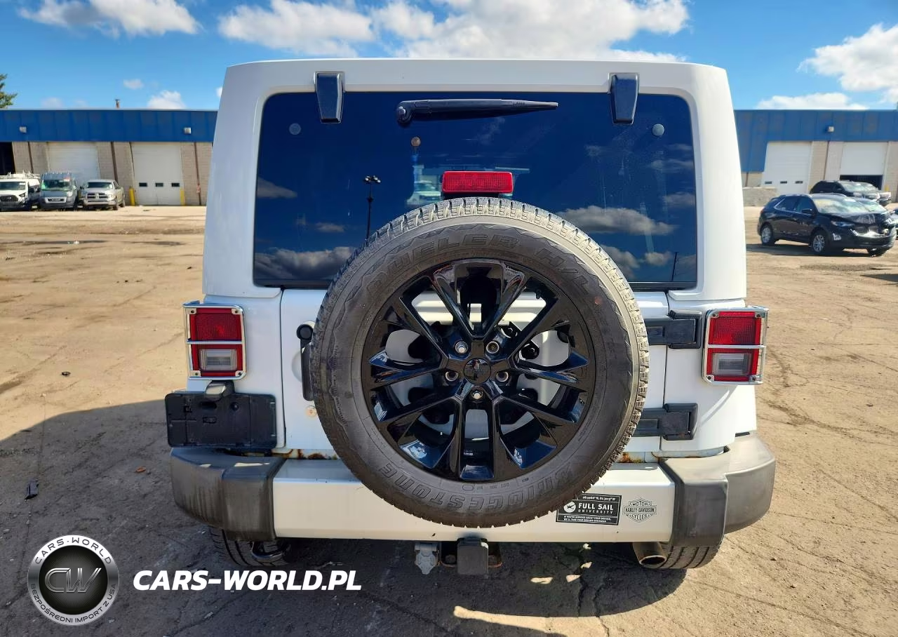 2011 Jeep Wrangler Unlimited Sahara VIN:1J4HA5H14BL575952 - 6