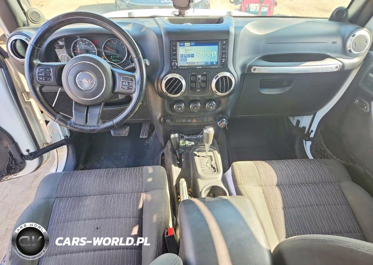 2011 Jeep Wrangler Unlimited Sahara VIN:1J4HA5H14BL575952 - 8