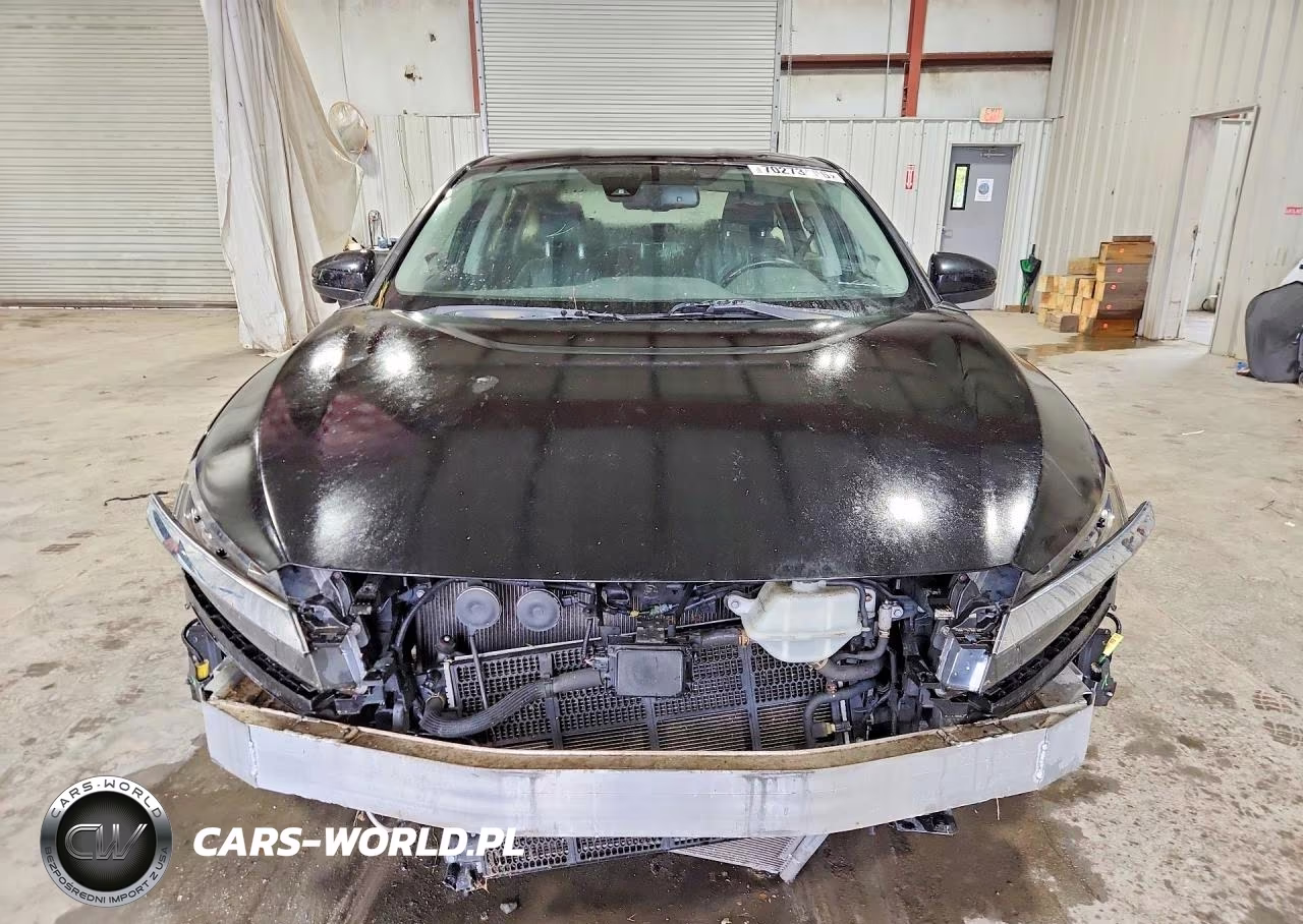 2018 Honda Clarity Touring VIN:JHMZC5F30JC012676 - 5