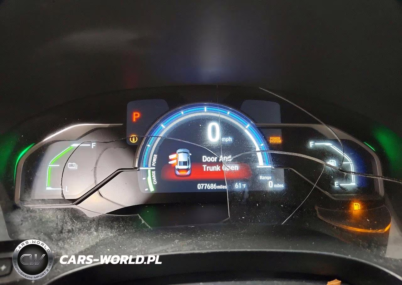 2018 Honda Clarity Touring VIN:JHMZC5F30JC012676 - 9