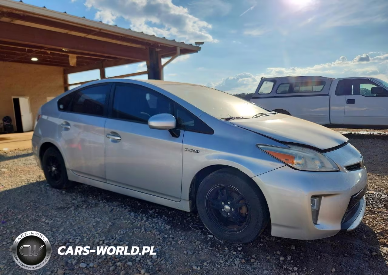 2015 Toyota Prius Two VIN:JTDKN3DUXF0439773 - 4
