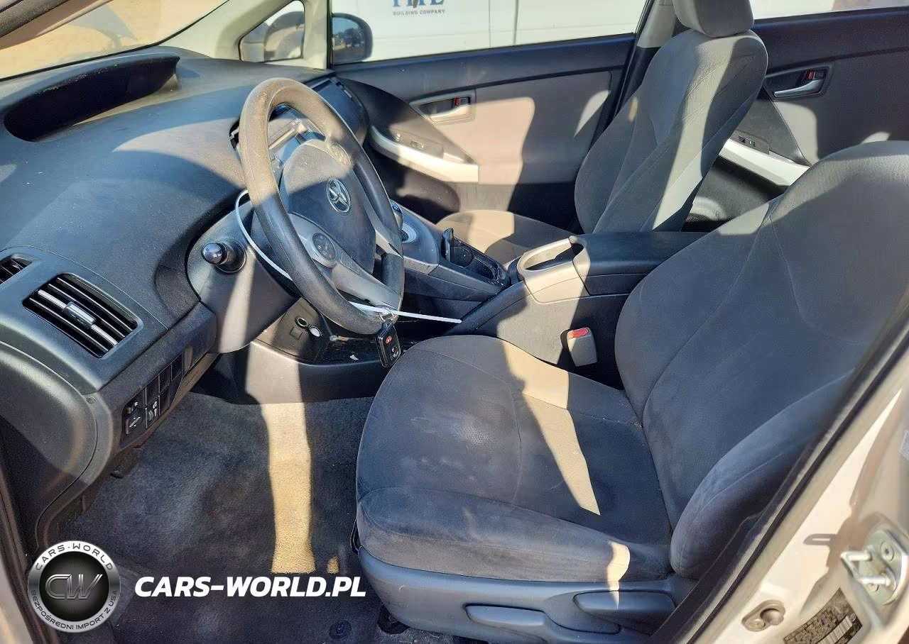 2015 Toyota Prius Two VIN:JTDKN3DUXF0439773 - 7