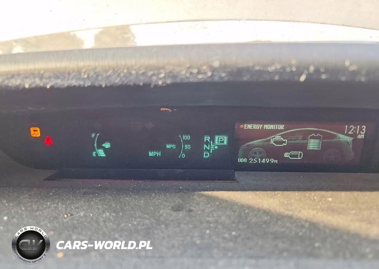 2015 Toyota Prius Two VIN:JTDKN3DUXF0439773 - 9