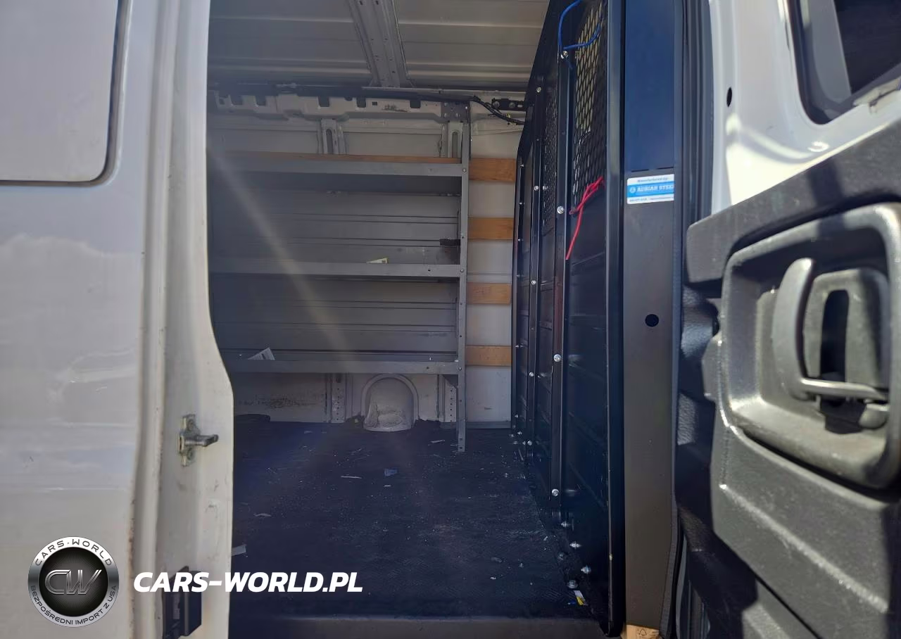 2019 Chevrolet Express G2500 VIN:1GCWGAFG7K1251384 - 11