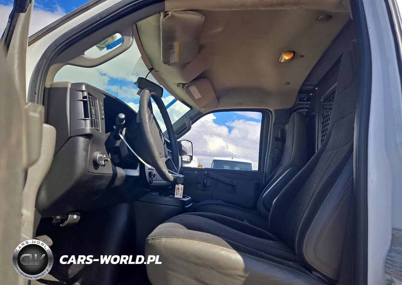 2019 Chevrolet Express G2500 VIN:1GCWGAFG7K1251384 - 7