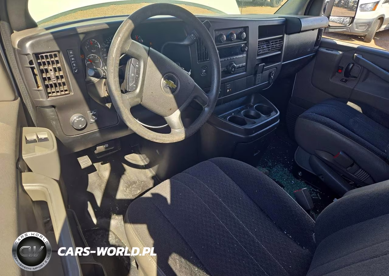 2019 Chevrolet Express G2500 VIN:1GCWGAFG7K1251384 - 8