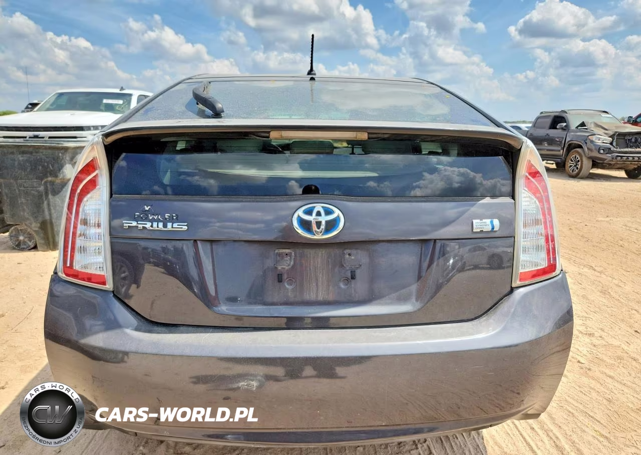 2013 Toyota Prius Two VIN:JTDKN3DU4D1634212 - 6