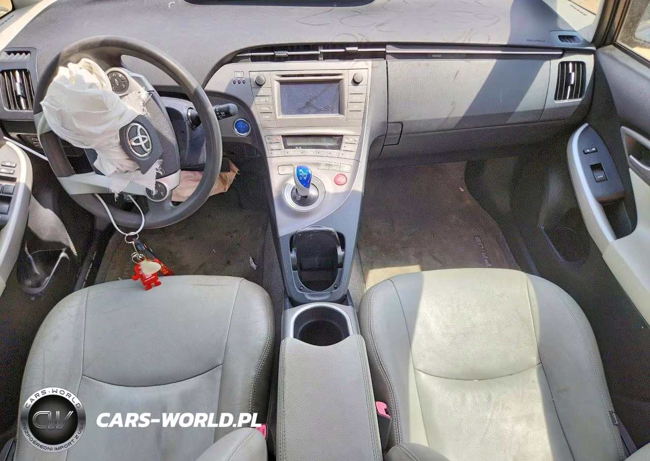 2013 Toyota Prius Two VIN:JTDKN3DU4D1634212 - 8