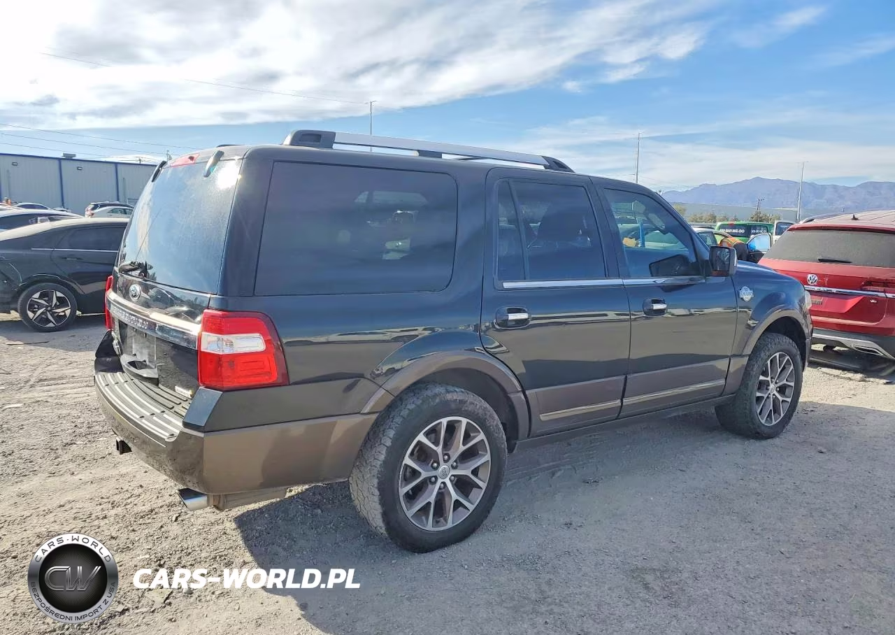 2015 Ford Expedition Xlt VIN:1FMJU1JT5FEF33590 - 3