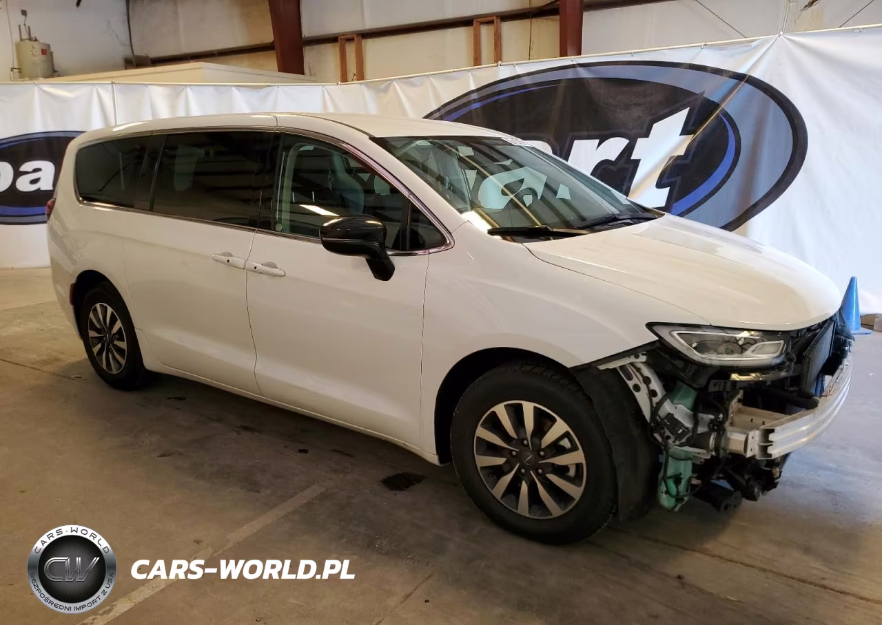 2024 Chrysler Pacifica Hybrid Select VIN:2C4RC1S76RR117745 - 4