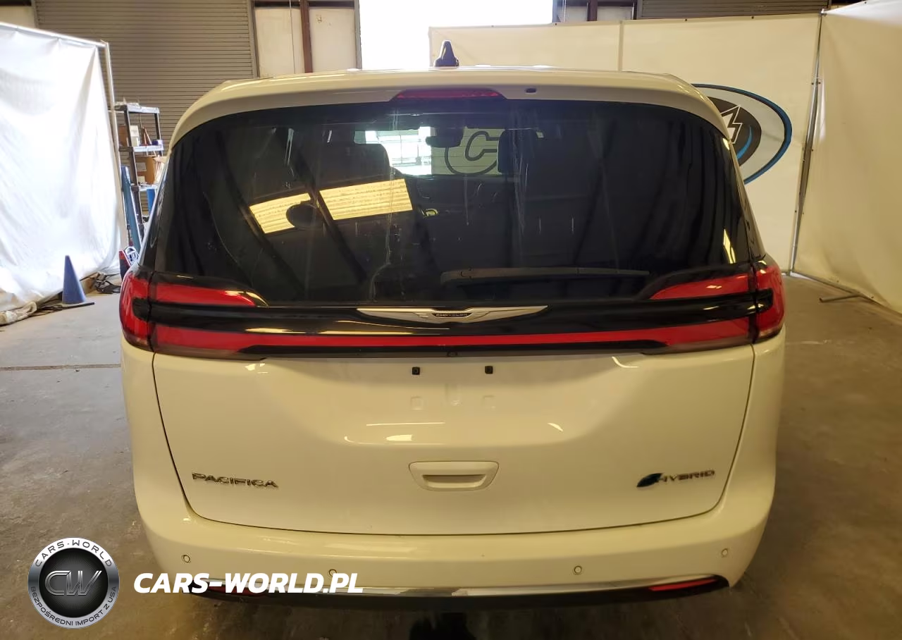 2024 Chrysler Pacifica Hybrid Select VIN:2C4RC1S76RR117745 - 6