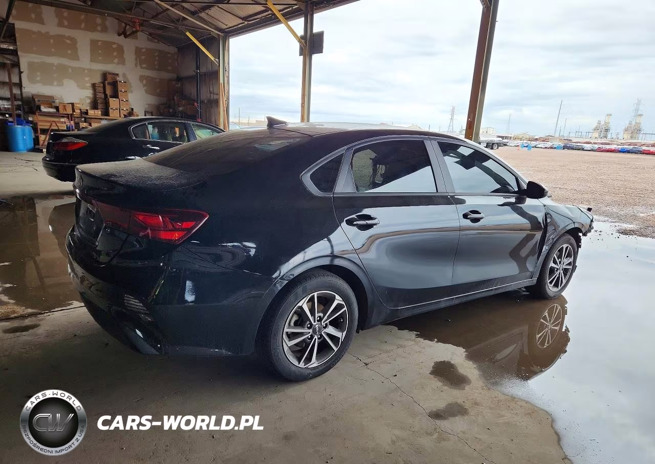 2023 Kia Forte Lxs VIN:3KPF24AD8PE628452 - 3