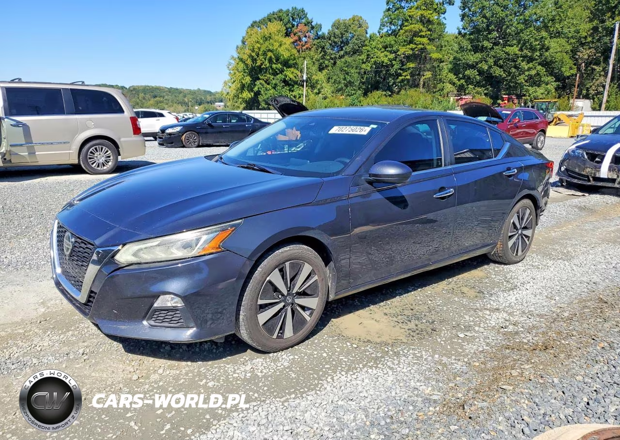 2022 Nissan Altima Sv