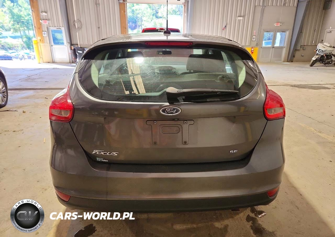 2018 Ford Focus Se VIN:1FADP3K22JL315627 - 6