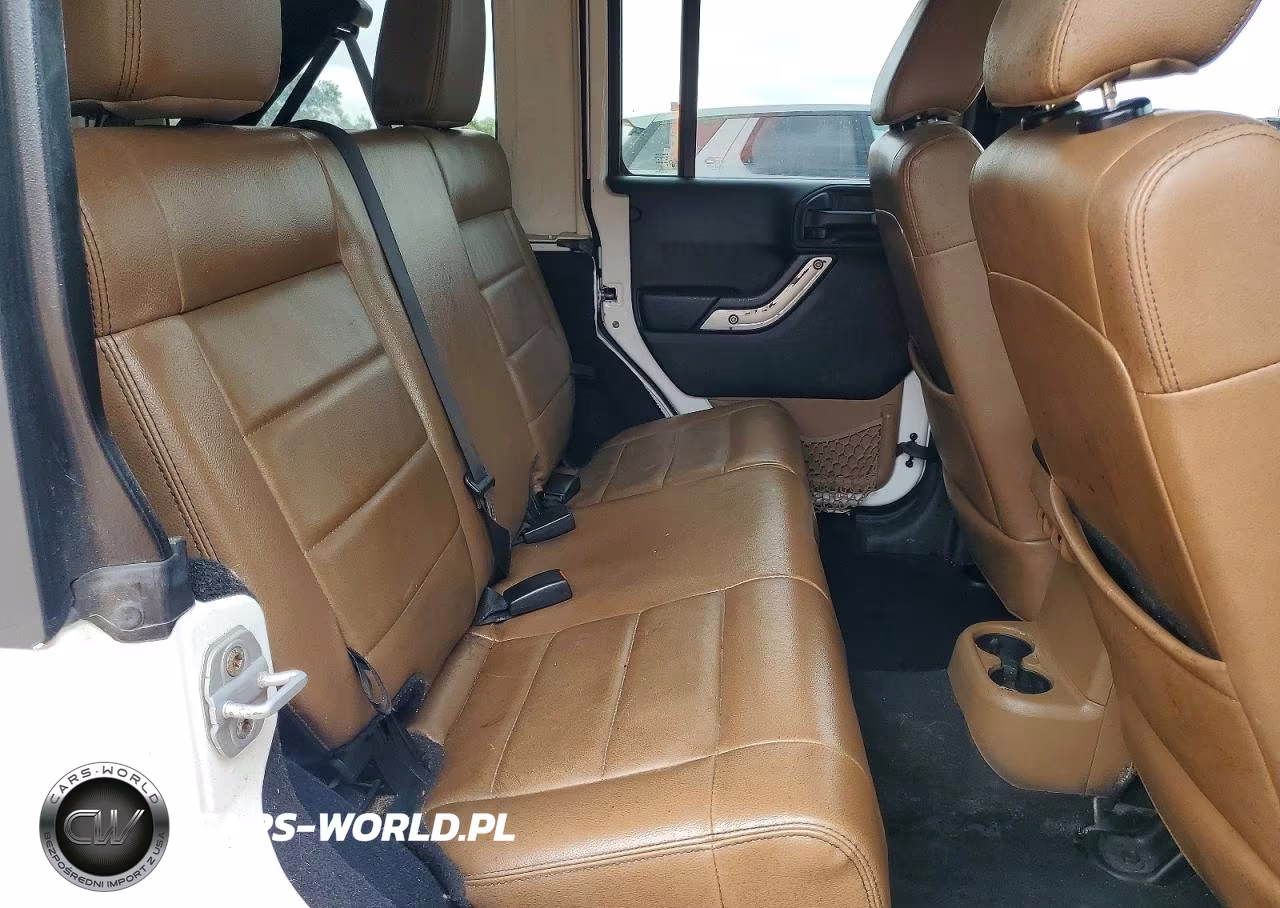 2012 Jeep Wrangler Unlimited Sahara VIN:1C4BJWEG1CL118754 - 11