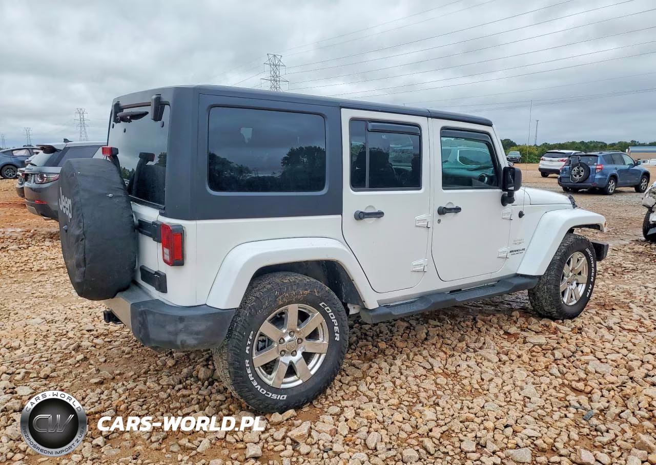 2012 Jeep Wrangler Unlimited Sahara VIN:1C4BJWEG1CL118754 - 3