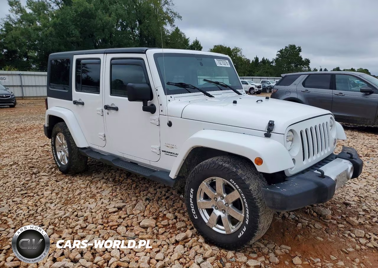 2012 Jeep Wrangler Unlimited Sahara VIN:1C4BJWEG1CL118754 - 4