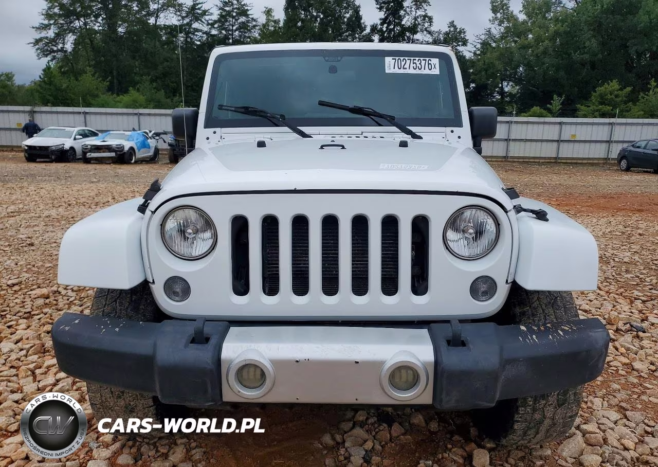 2012 Jeep Wrangler Unlimited Sahara VIN:1C4BJWEG1CL118754 - 5