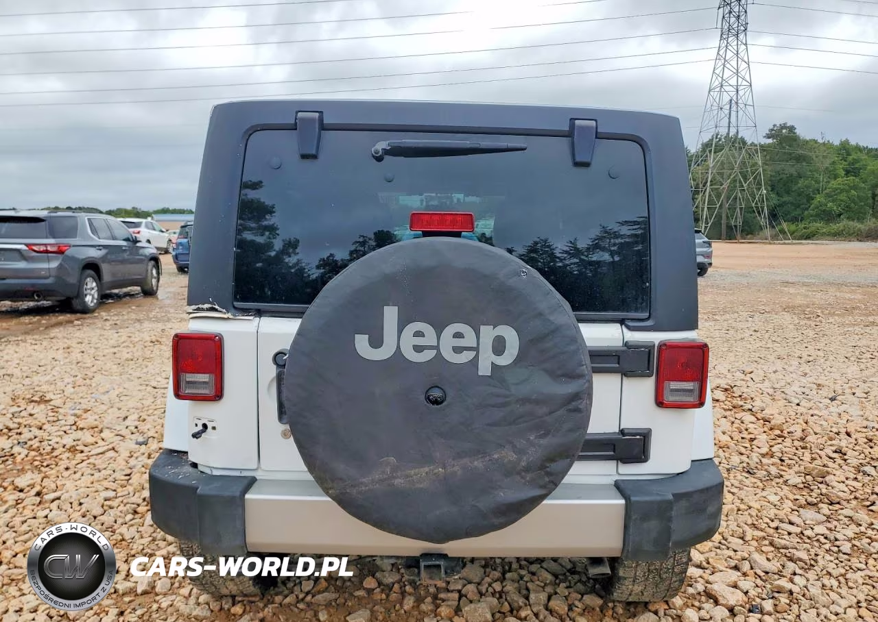2012 Jeep Wrangler Unlimited Sahara VIN:1C4BJWEG1CL118754 - 6