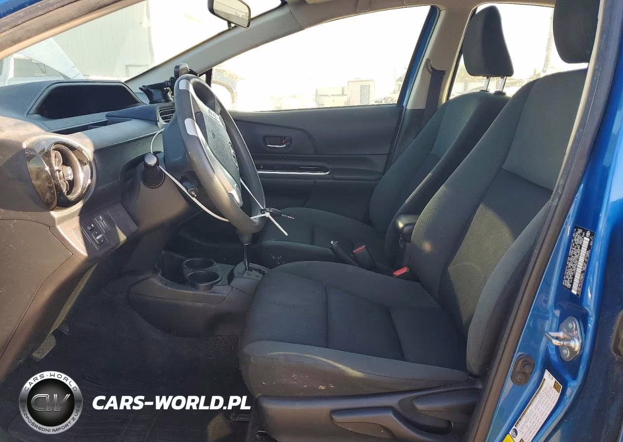 2015 Toyota Prius C Two VIN:JTDKDTB33F1098255 - 7