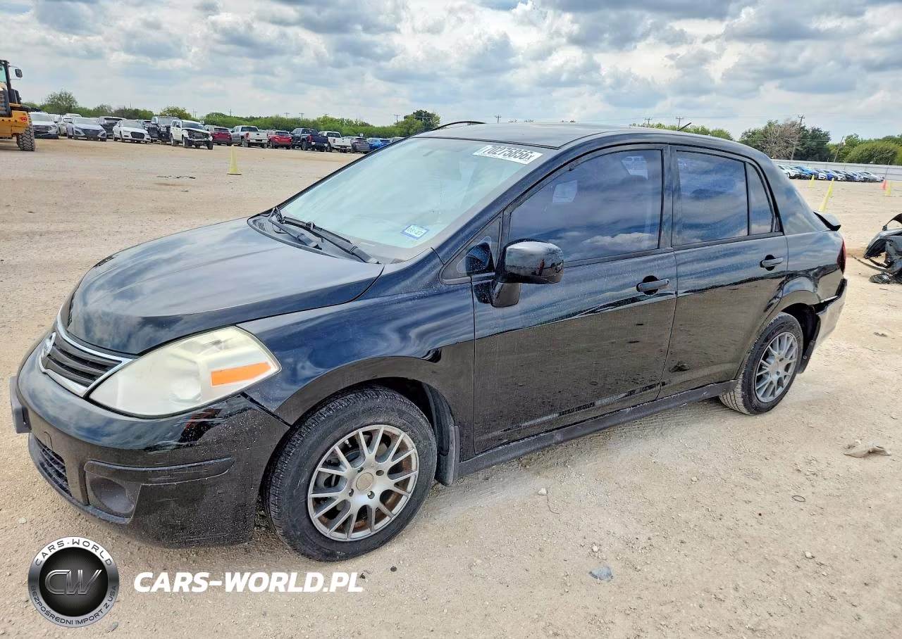 2011 Nissan Versa 1.8 S