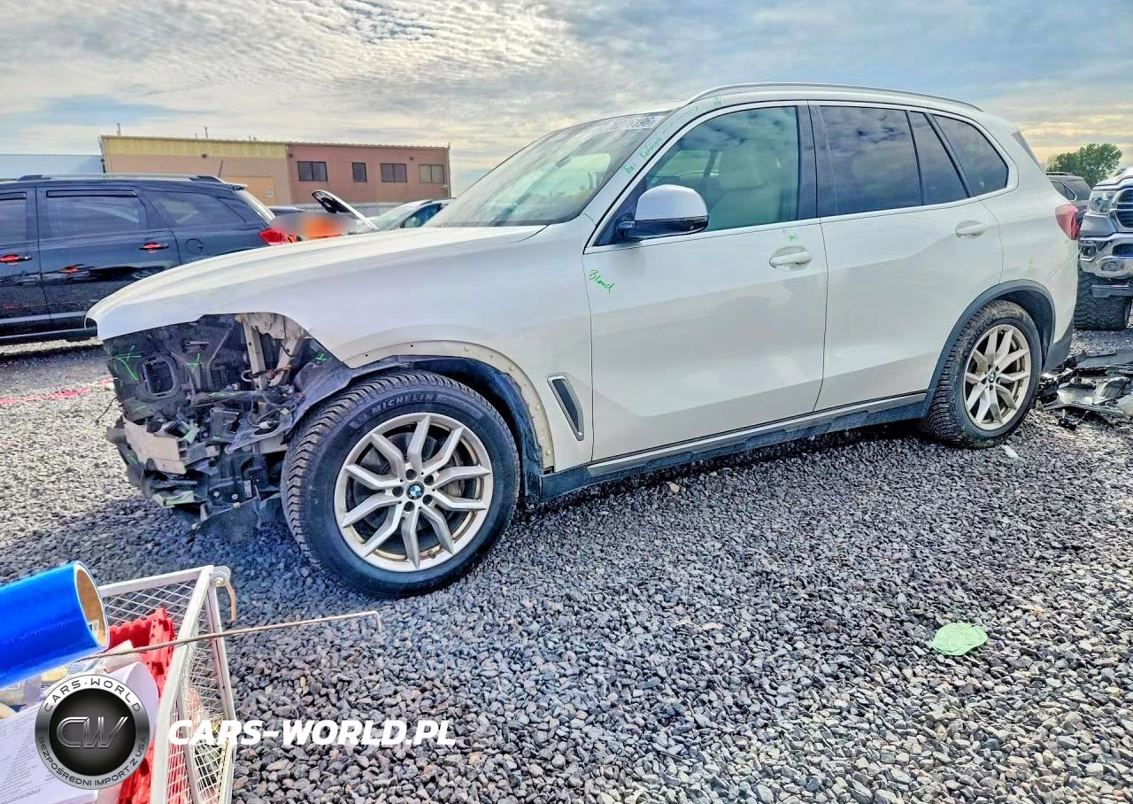2021 BMW X4 4D 4Wd VIN:5UXCR6C00M9E36027 - 1