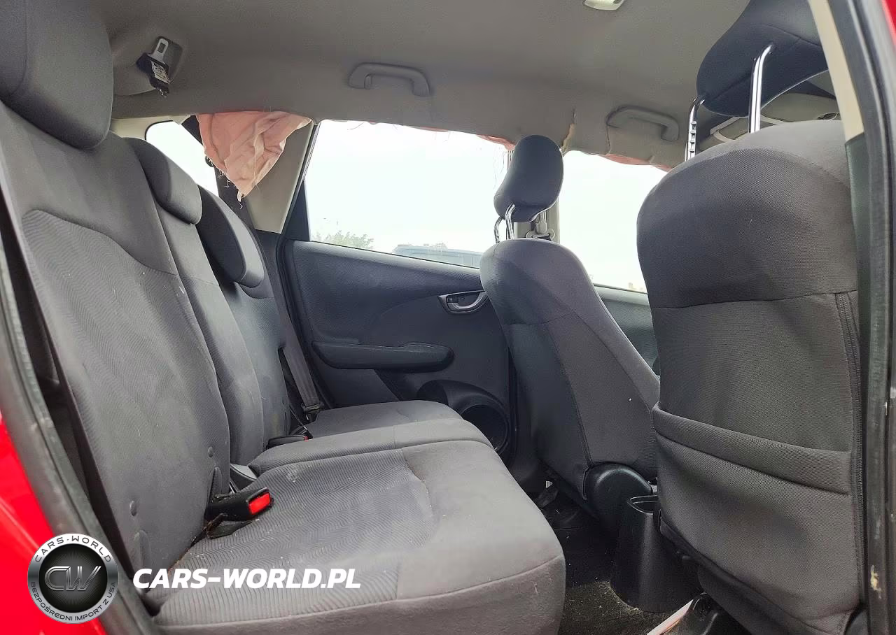 2013 Honda Fit VIN:JHMGE8H33DC024972 - 10