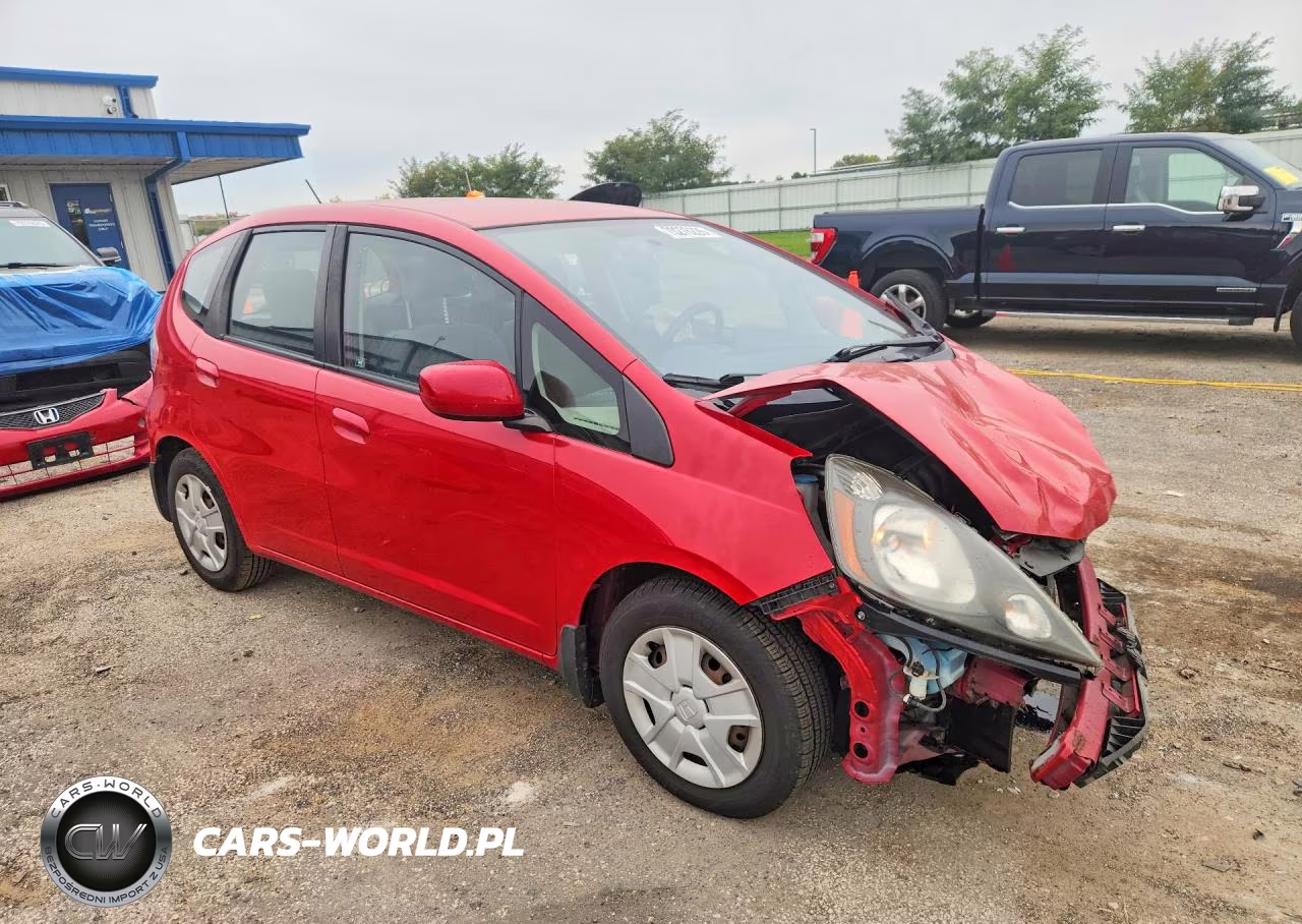 2013 Honda Fit VIN:JHMGE8H33DC024972 - 4