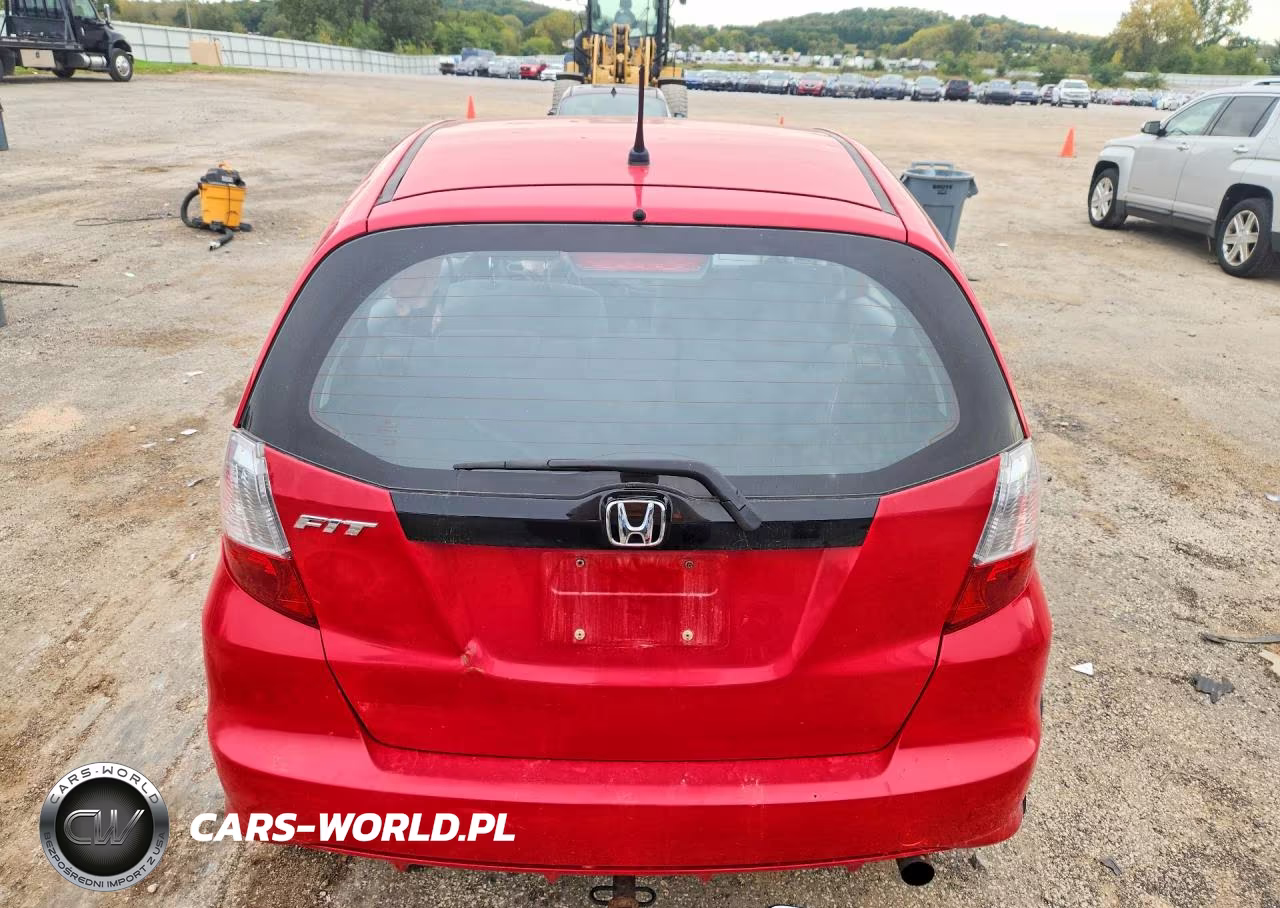 2013 Honda Fit VIN:JHMGE8H33DC024972 - 6