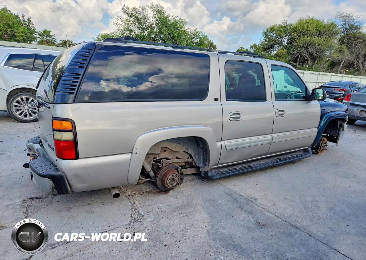 2004 Chevrolet Suburban C1500 VIN:3GNEC16Z84G142601 - 3