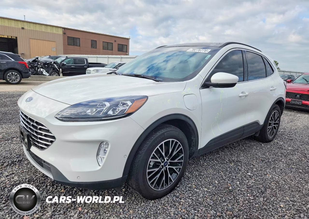 2022 Ford Escape Titanium