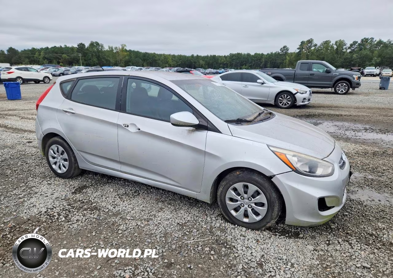 2015 Hyundai Accent Gs VIN:KMHCT5AE1FU208350 - 4