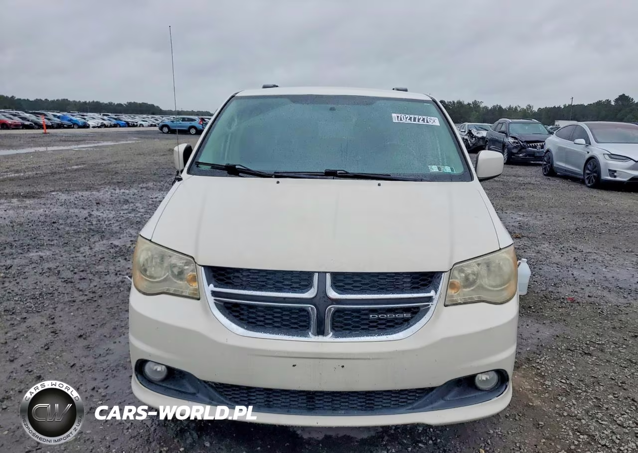2011 Dodge Grand Caravan Crew VIN:2D4RN5DG4BR657828 - 5