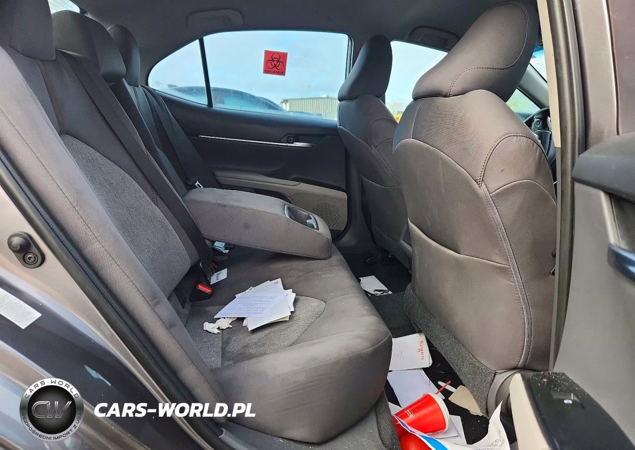 2018 Toyota Camry Le VIN:4T1B11HK5JU153836 - 10