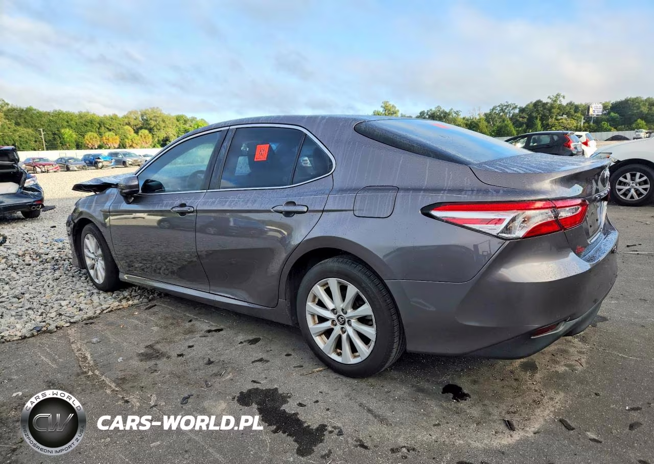 2018 Toyota Camry Le VIN:4T1B11HK5JU153836 - 2