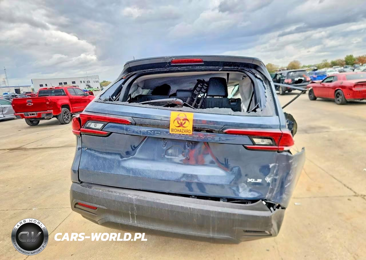 2025 Toyota Grand Highlander Xle VIN:5TDAAAA55SS020567 - 6