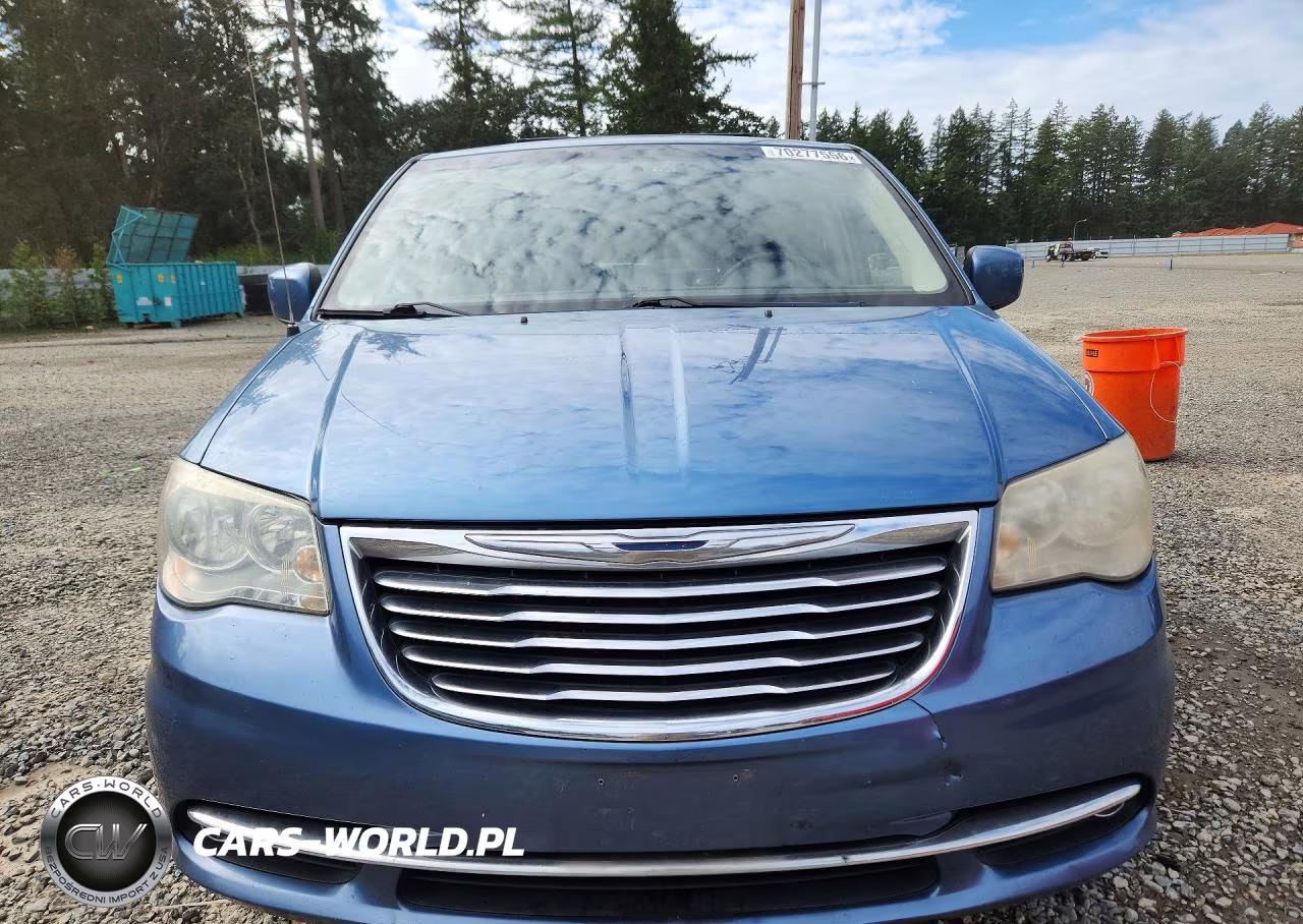 2011 Chrysler Town & Country Touring VIN:2A4RR5DGXBR716490 - 5