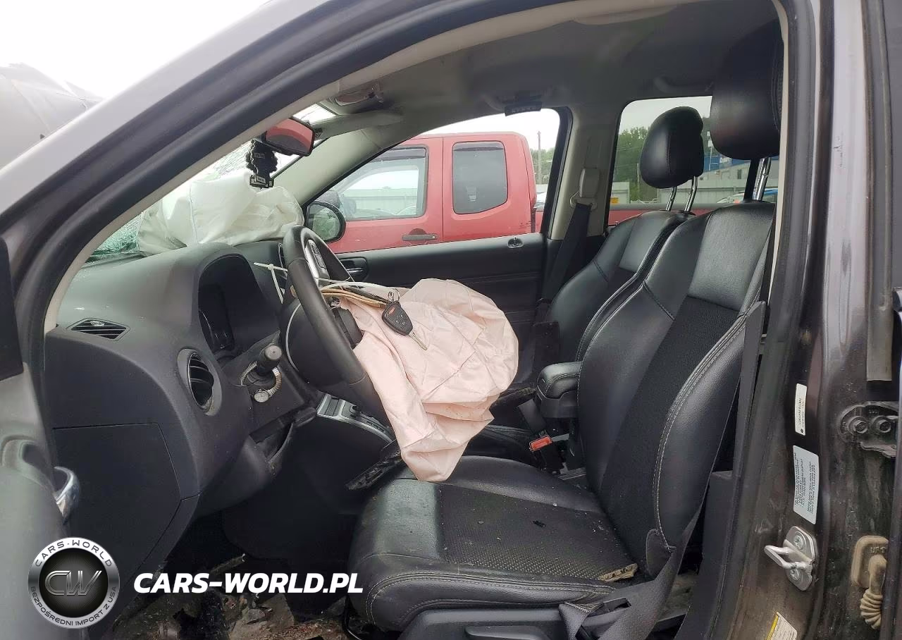 2015 Jeep Compass Latitude VIN:1C4NJDEB4FD333680 - 7