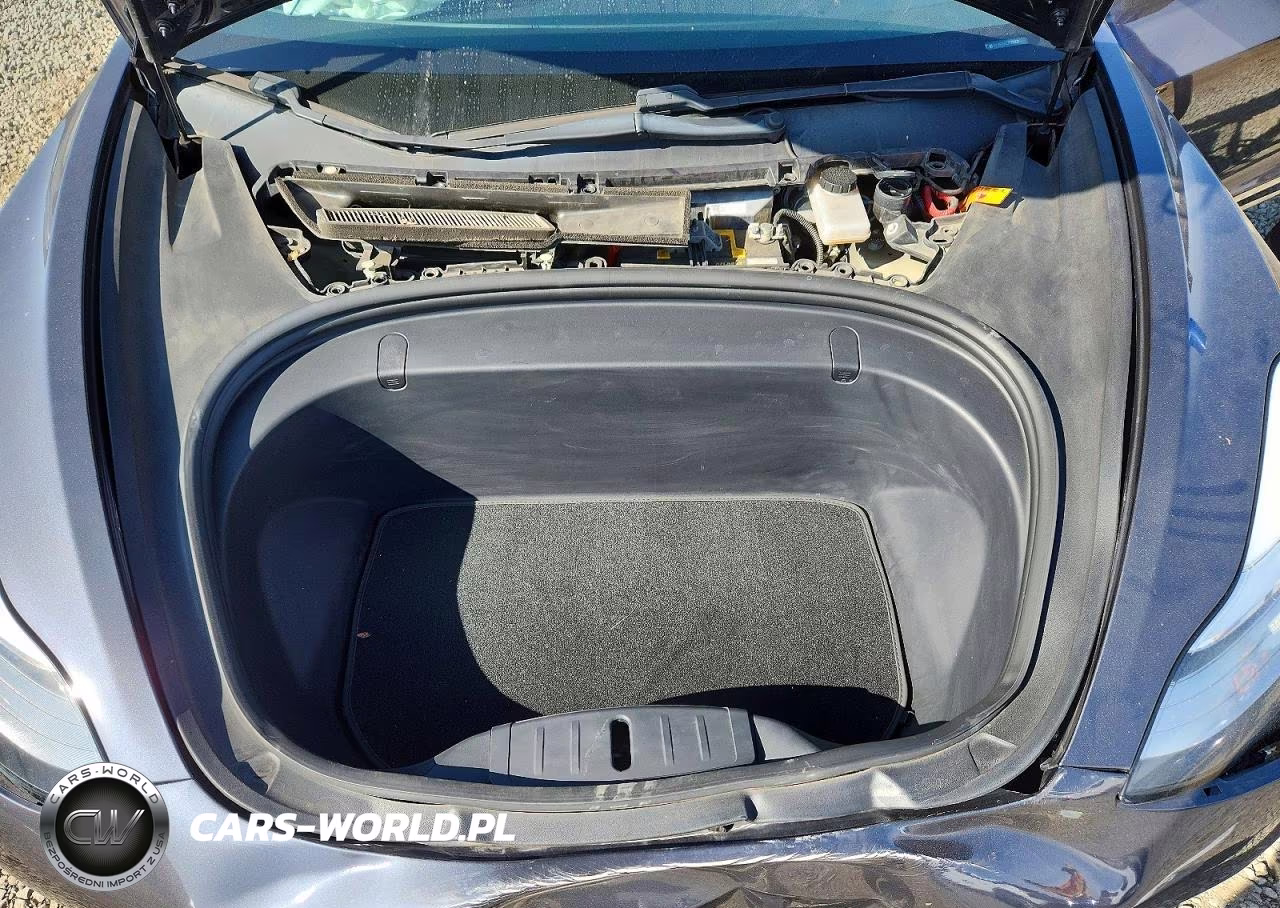 2018 Tesla Model 3 VIN:5YJ3E1EB2JF128600 - 11