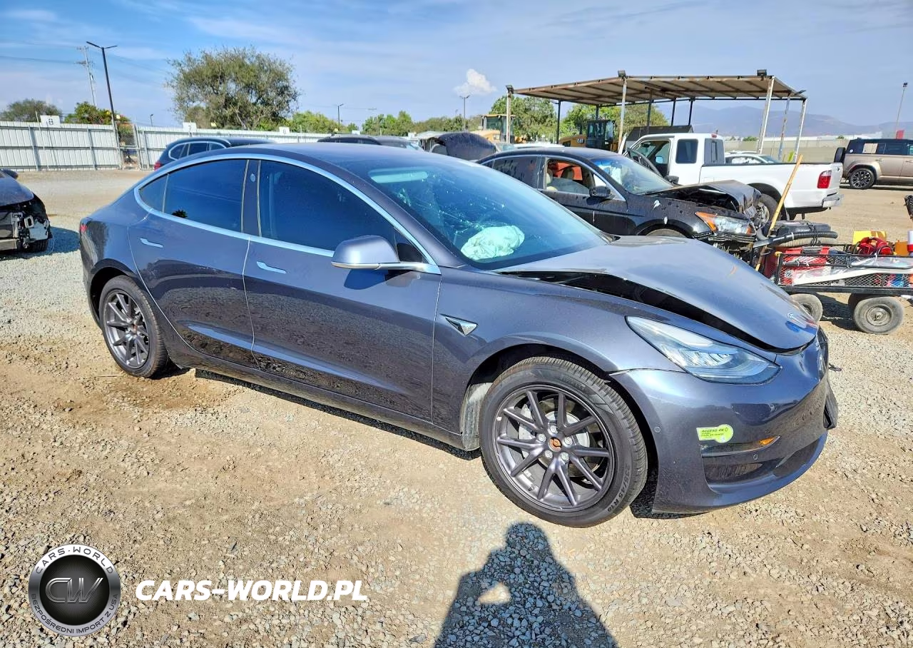 2018 Tesla Model 3 VIN:5YJ3E1EB2JF128600 - 4