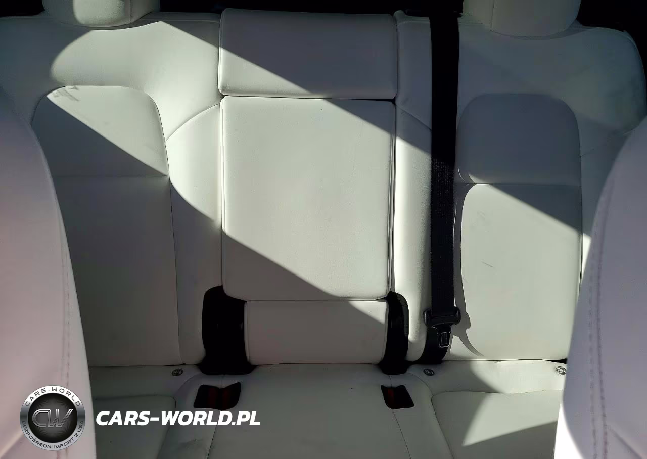 2021 Tesla Model Y VIN:5YJYGDEE6MF069017 - 10