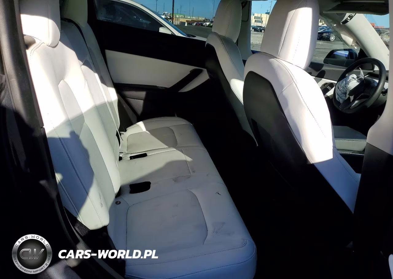 2021 Tesla Model Y VIN:5YJYGDEE6MF069017 - 11