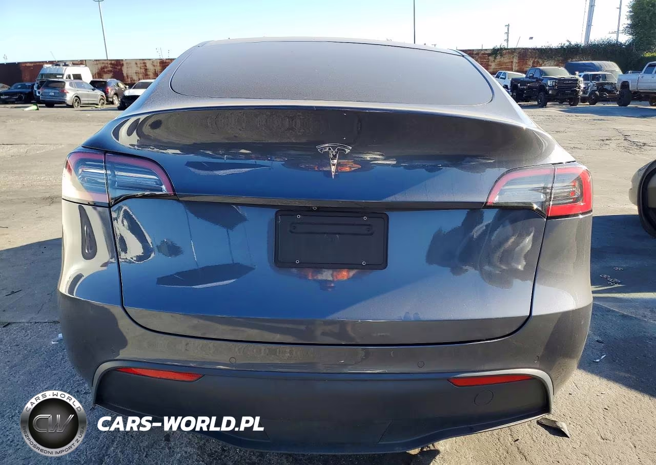 2021 Tesla Model Y VIN:5YJYGDEE6MF069017 - 6