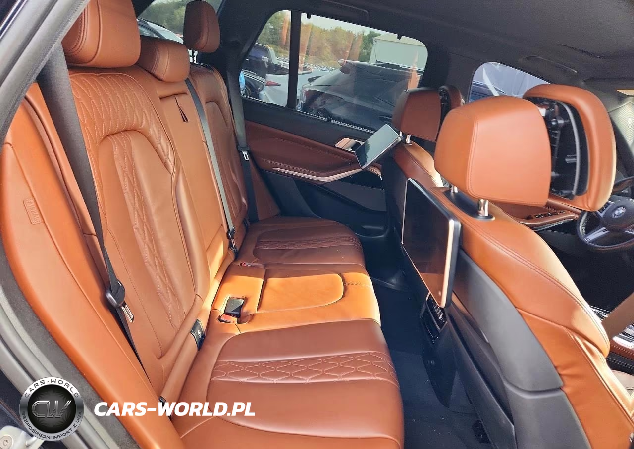 2019 BMW X5 xDrive50I VIN:5UXJU2C53KLN65578 - 11
