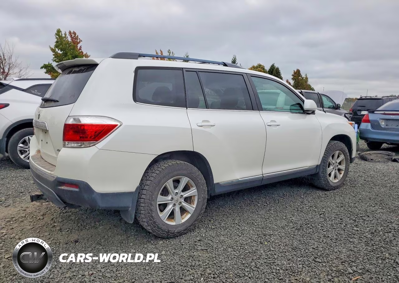 2012 Toyota Highlander Base VIN:5TDBK3EH0CS100197 - 3