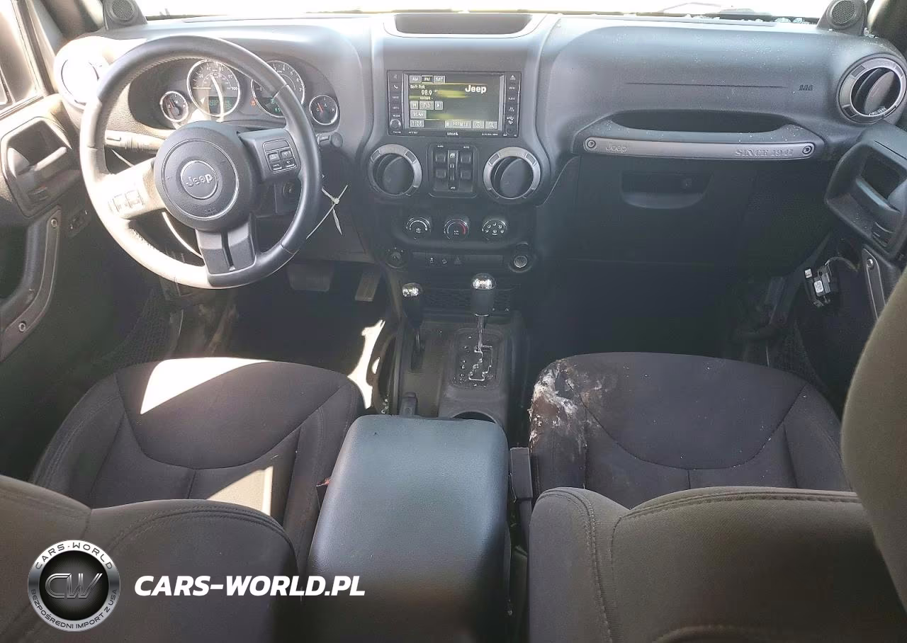 2014 Jeep Wrangler Unlimited Sport VIN:1C4BJWDG6EL119967 - 8