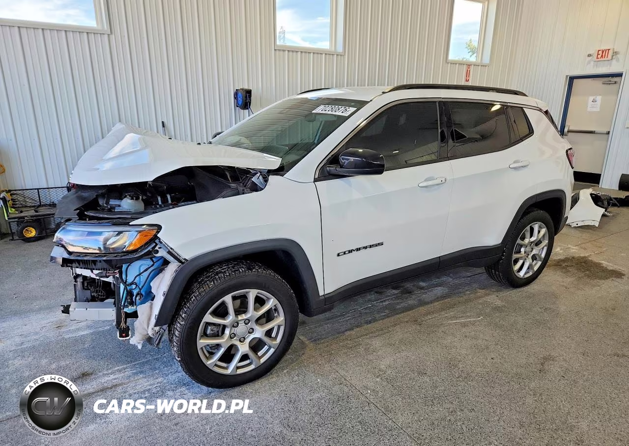 2023 Jeep Compass Latitude Lux
