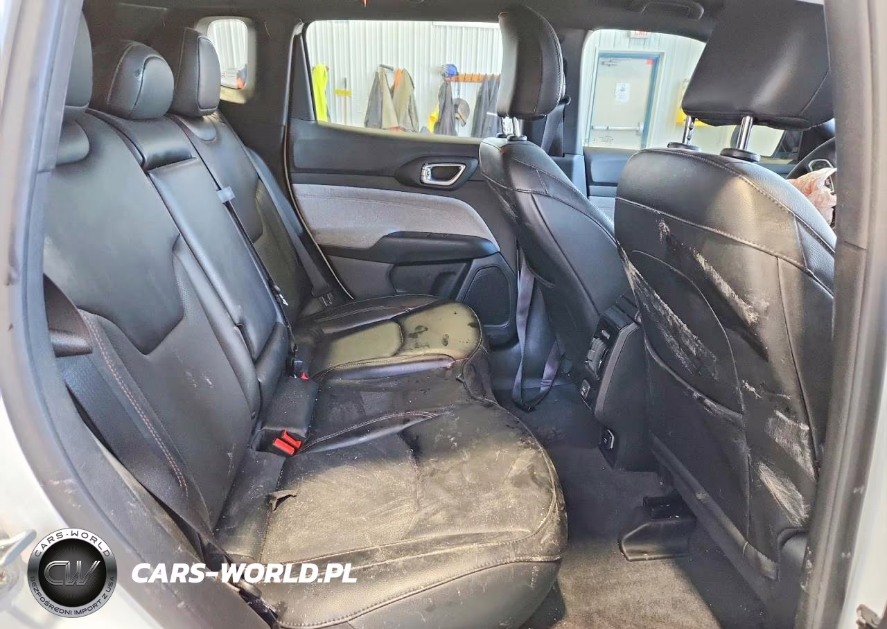 2023 Jeep Compass Latitude Lux VIN:3C4NJDFN9PT533393 - 11