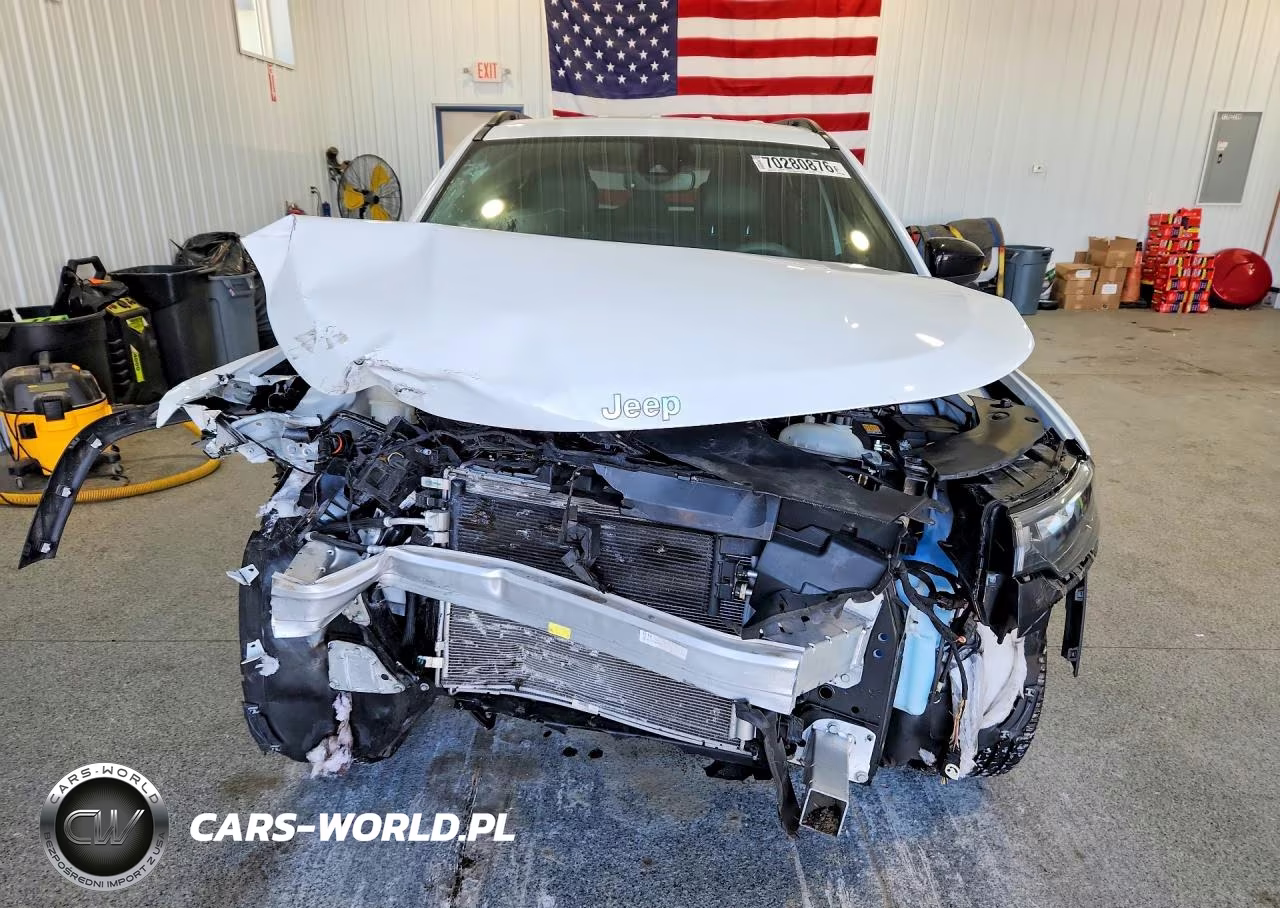 2023 Jeep Compass Latitude Lux VIN:3C4NJDFN9PT533393 - 5